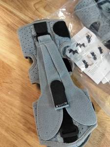 lot 2106 image: Visionaic Plantar Fasciitis Night Splint Medical Support Brace