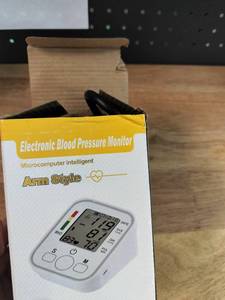 lot 2471 image: Arm Style Electronic Blood Pressure Monitor Microcomputer Intelligent