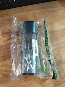lot 2488 image: Portable Electric Salt and Pepper Grinder - Battery Operated