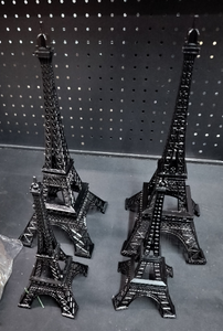 lot 5293 image: Eiffel Towers Collectible