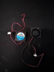 lot 6278 image: Winsinn Brushless DC Fan 5V Dual Ball Bearing 2 Pack