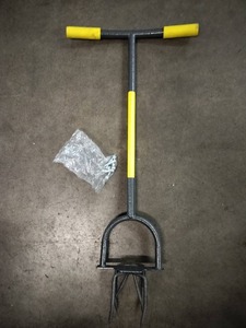 lot 7916 image: Manual Post Hole Digger with T-Handle