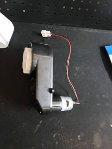 lot 11516 image: 12V DC Electric Gear Motor with Housing