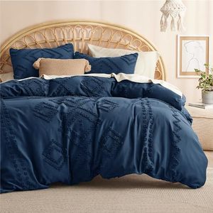 lot 15544 image: Bedsure Duvet Cover Queen Size - Boho Duvet Cover Sets for All Seasons, 3 Pieces Chic Geometric Tufted Home Bedding, Comforter Not Included (Navy, Queen, 90 x 90)