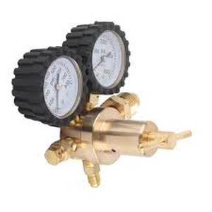 lot 11539 image: Dual Gauge Brass Pressure Regulator 0-5000 PSI