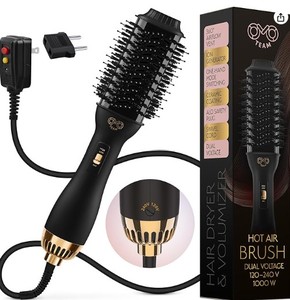 lot 1787 image: Dual Voltage Hot Air Brush
