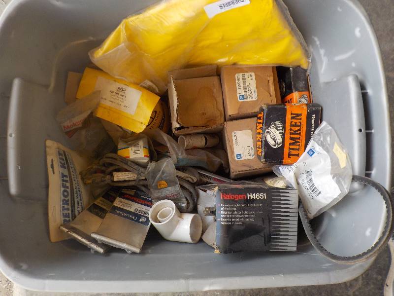 lot 4702 image: lot of misc new parts