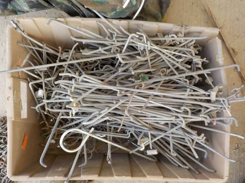 lot 4728 image: box of peg board pegs