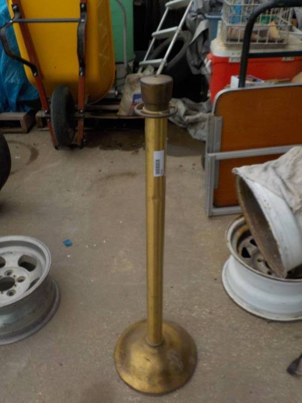 lot 4753 image: brass stantion