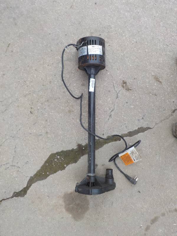 lot 4754 image: water ace pump
