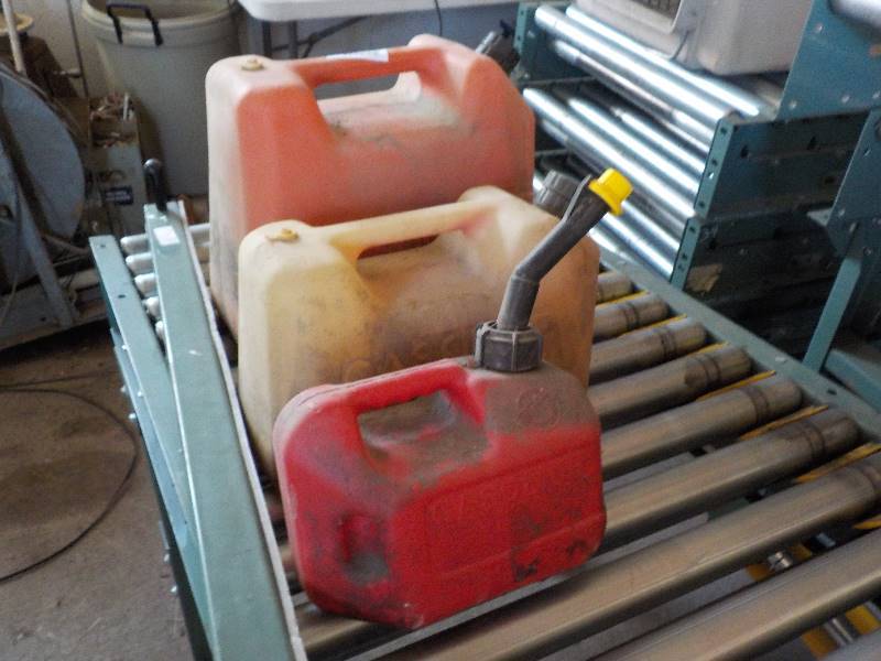 lot 4764 image: 3 gas cans