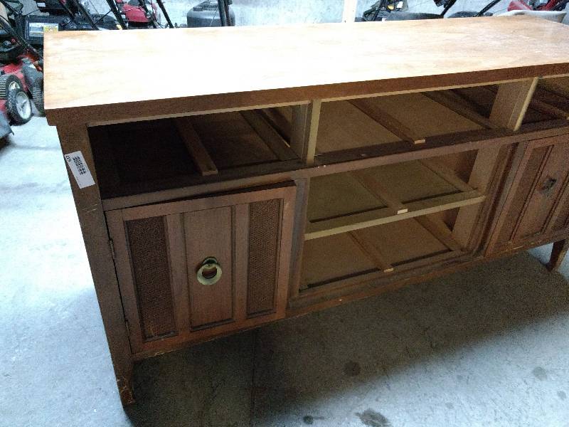 lot 637 image: Wooden Entertainment Center