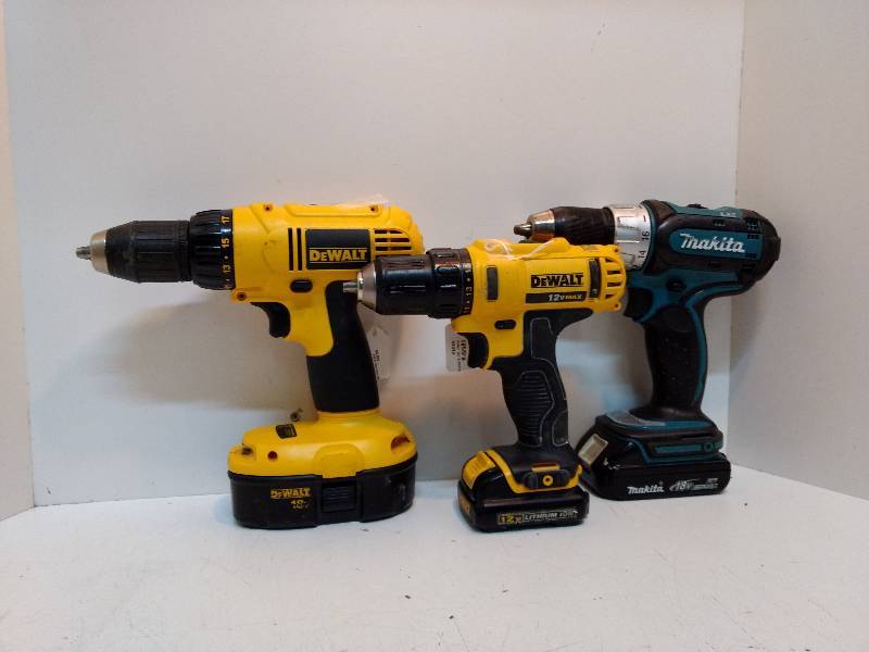lot 646 image: 3 Drills with batteries (no chargers)