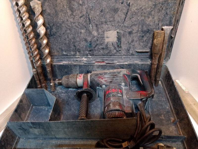 lot 666 image: Bosch Rotary Hammer