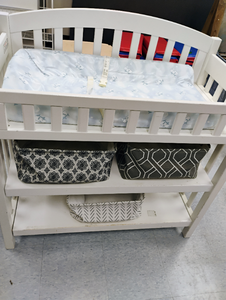 lot 937 image: White Wooden Baby Changing Table with Storage Shelves. 40x40x20
