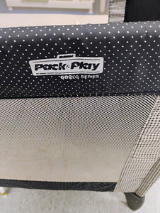 lot 940 image: Graco Pack n Play 602LG Series Portable Playard