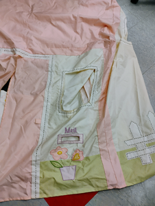 lot 1258 image: Childs play tent. No poles. Very cute