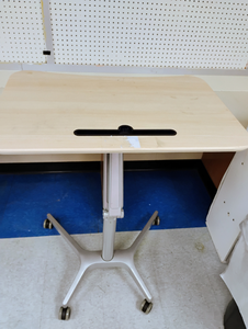 lot 930 image: Mobile Laptop Stand with Adjustable Height and Casters.