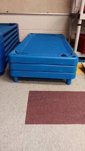 lot 1001 image: 3 Toddler Cot 5x21x43ea