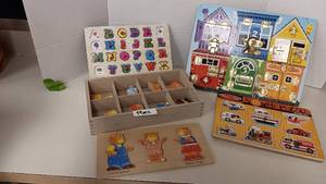 lot 1029 image: Learning Wood Puzzles (Melissa&Doug, ABC )