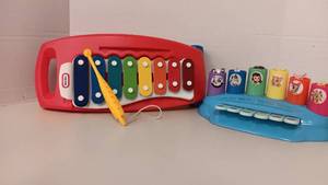 lot 1050 image: Little Tike Excite the phone &amp Garanimals Piano 35 x 36 x 12 in