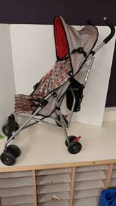lot 1052 image: Delta Stroller (Needs Cleaned)