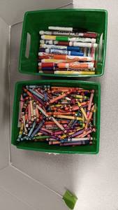 lot 1070 image: Used Markers & Crayons
