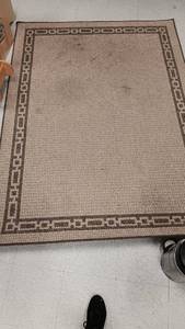 lot 1098 image: 5x7 Aera Rug