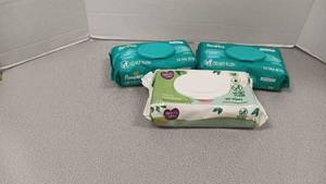 lot 1101 image: 3pks Baby Wipes