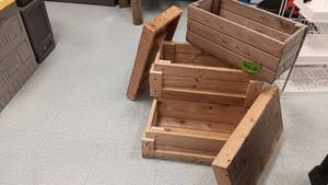 lot 1207 image: 16x21x21 Storage Wood Step Stool, Wood Box Open on Ends