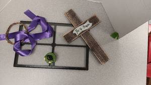 lot 1222 image: Craft Items