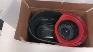 lot 1237 image: O-Cedar Easy Wiring Mop Bucket