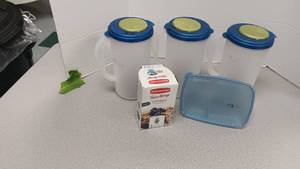 lot 1239 image: Plastic Kitcher Ware