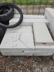 lot 10979 image: Concrete Blocks 10979 Series - 24 inch length