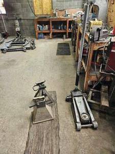 lot 21847 image: Automotive Floor Jack and Jack Stand Set - Retail $175