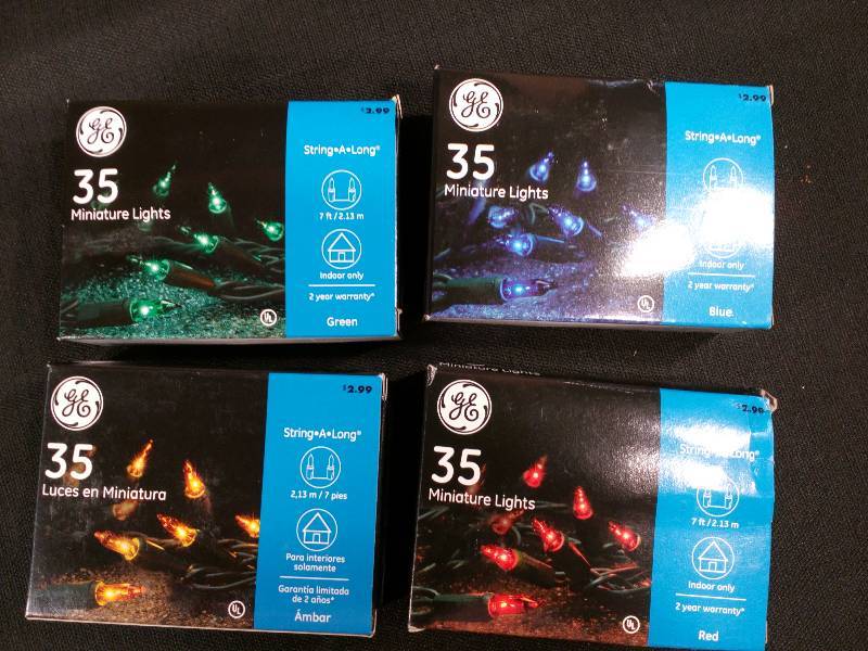 lot 1 image: GE 35 Miniature Indoor Light Sets