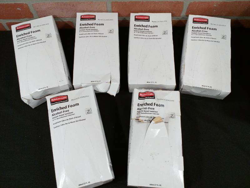 lot 20 image: Rubbermaid 750592 Enriched Foam Alcohol-Free Instant Hand Sanitizer