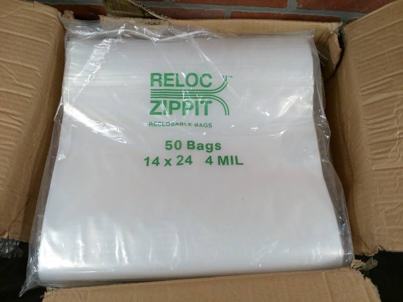 lot 61 image: Reloc Zip-it 4r1424 Reclosable Poly Bags