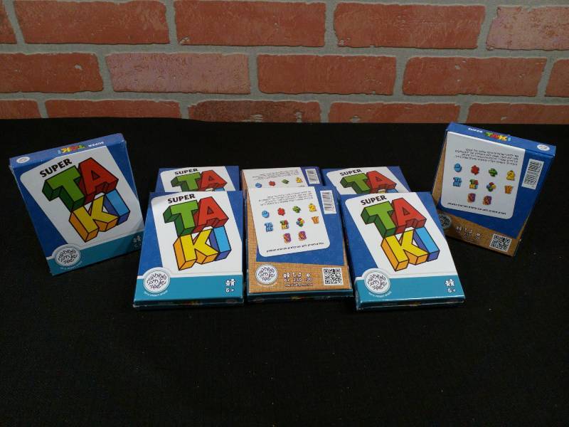 lot 136 image: Super Taki Card Game