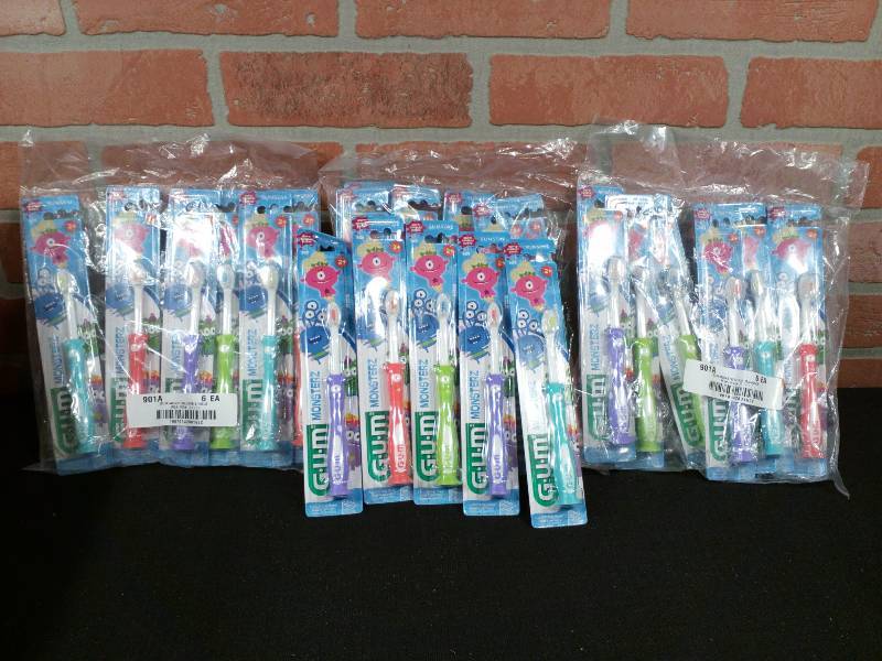 lot 144 image: Sunstar 901A GUM Kids Monsterz Suction Cup Base Toothbrushes