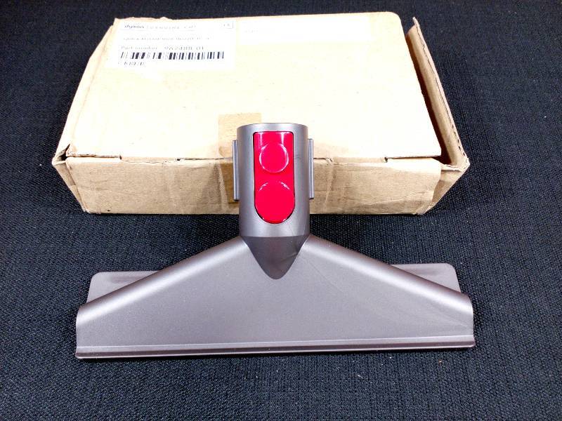 lot 157 image: Dyson 967488-01 V8 Quick Release Wide Nozzle Replacement