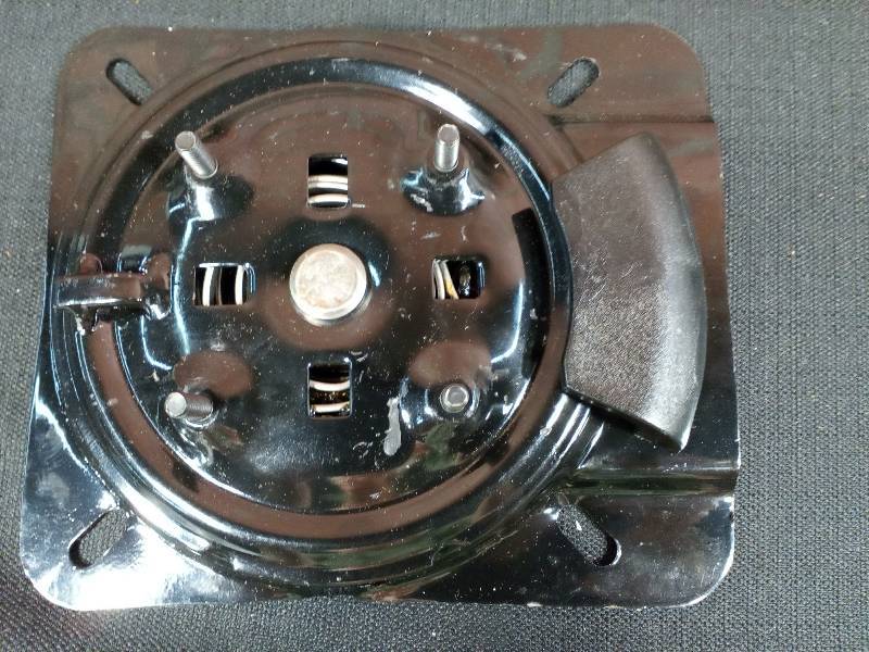 lot 175 image: Plastic  Wood 45 Degree Swivel for chairs 53860395000