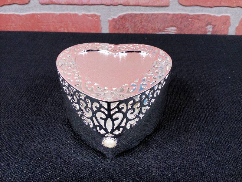 lot 188 image: Filigree Heart 728560 Box - Does Not Come With front platePlate