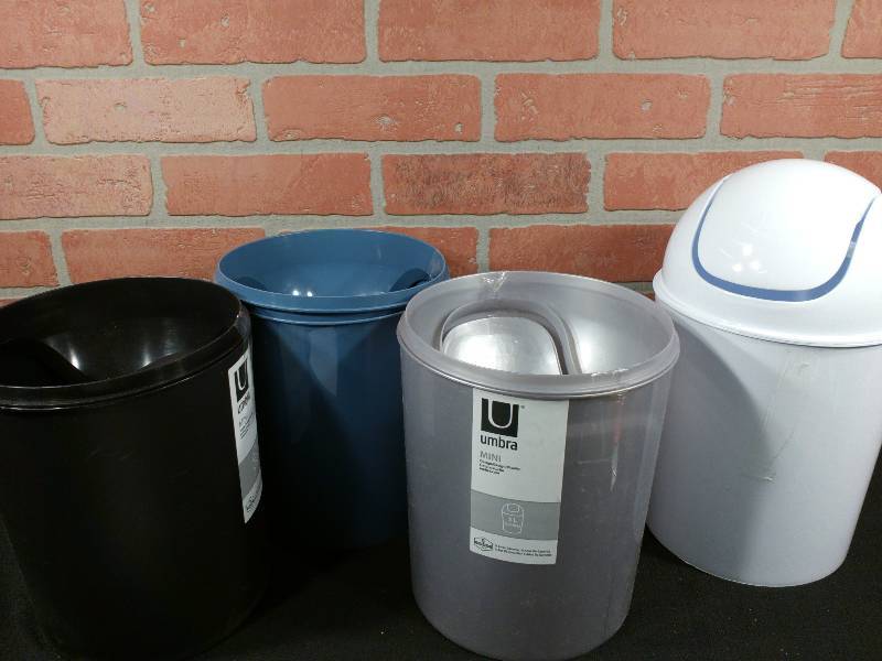 lot 205 image: Umbra Mini Waste Cans w Swing Lids