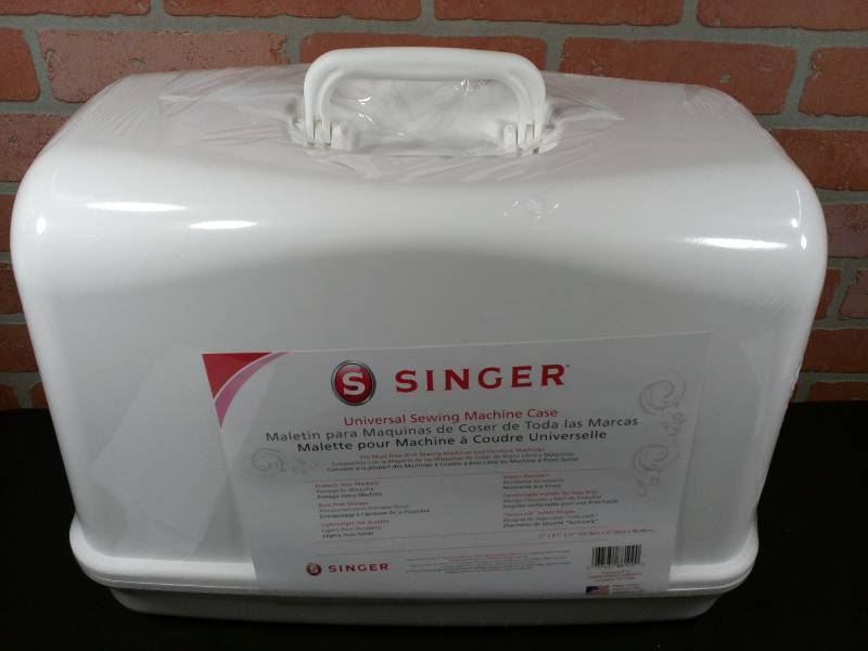 lot 219 image: Singer Sewing Machine Case Cover 621.01 Universal