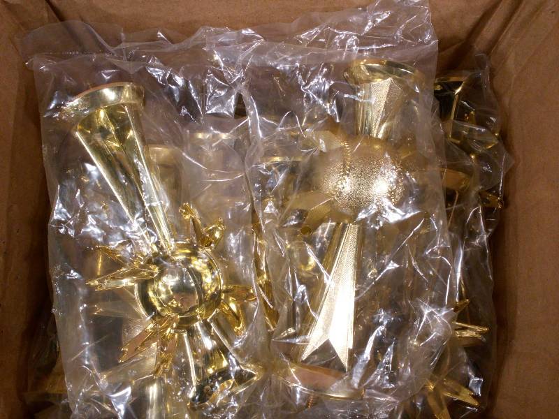 lot 224 image: Baseball Trophy Risers Gold