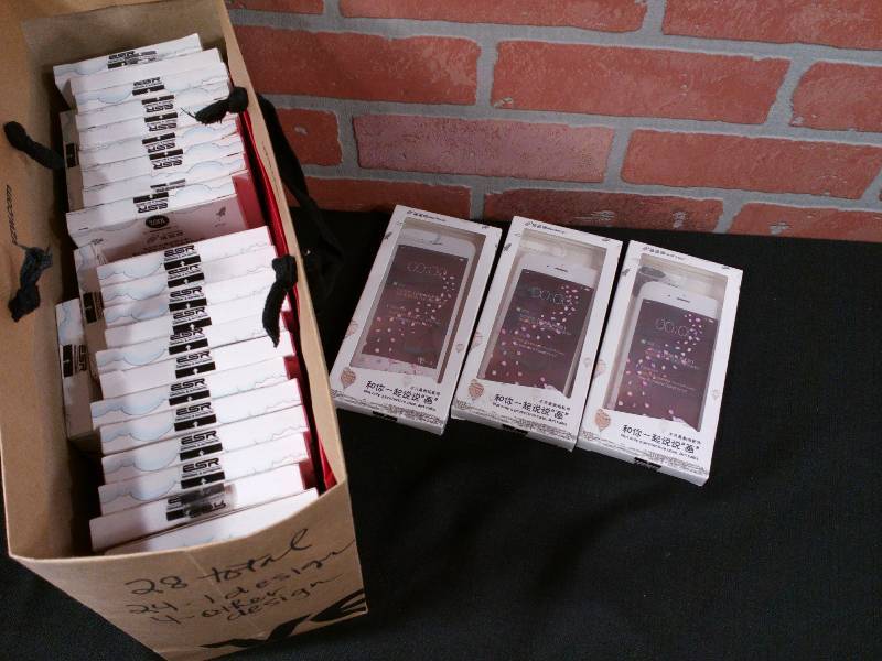 lot 228 image: I Phone 7 Case w Designs