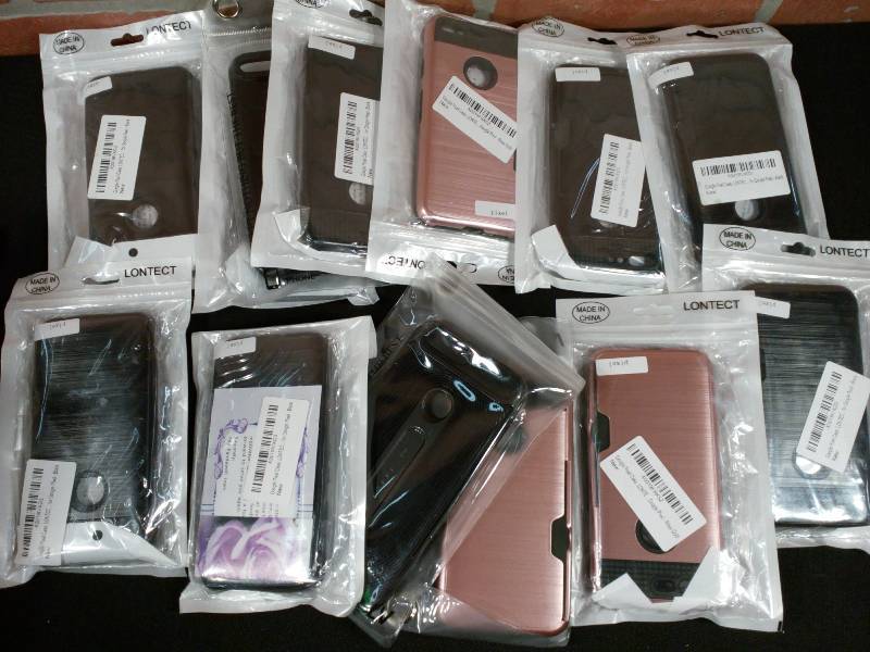 lot 232 image: Google Pixel XL Phone Cases