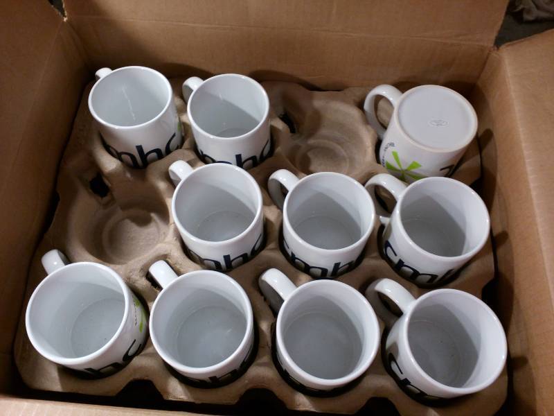 lot 253 image: Mugs w Logo
