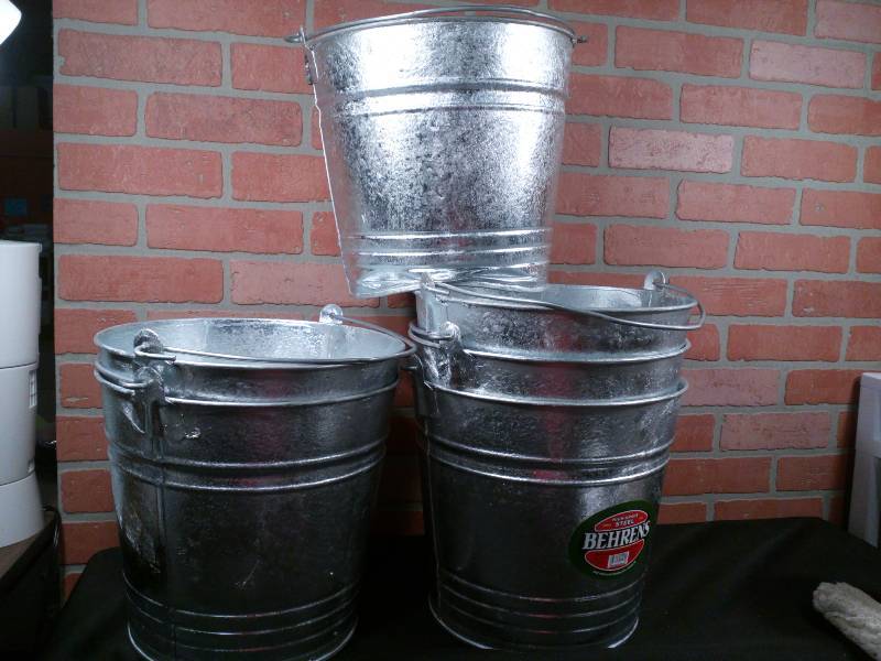 lot 286 image: Behrens  Vens 3.5 Gallon galvanized hot dipped Pails